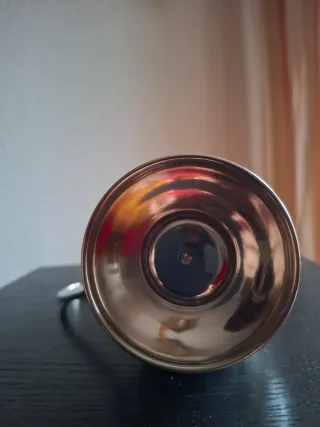 Jarra de metal plateada