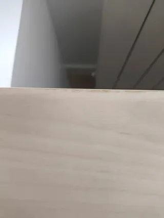 Escritorio IKEA con cajonera y silla