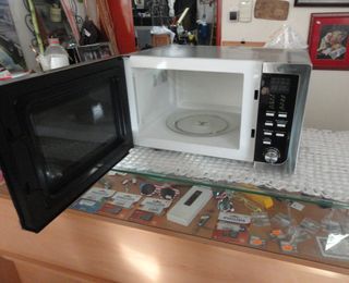 Microondas Artrom 21L Acero Inox LAG8221AZ4