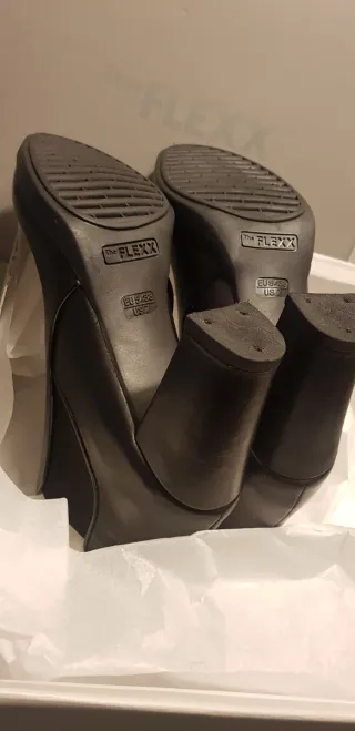 Botines Flexx Negros Tacón