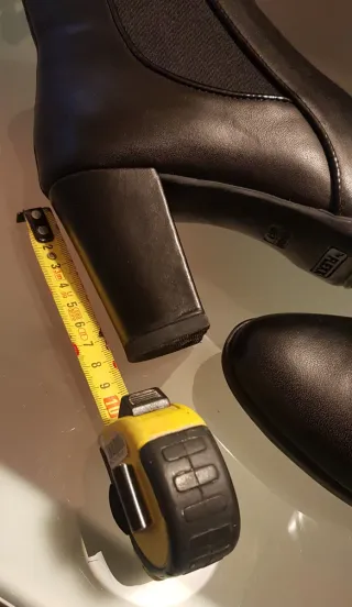 Botines Flexx Negros Tacón