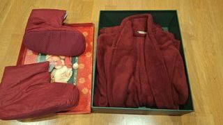 Conjunto Albornoz y Zapatillas Navideñas