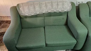 Conjunto sofá y sillones verde