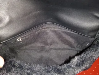 Bolso pelo negro Stradivarius