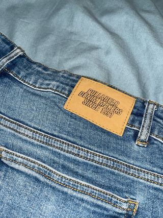 Lote 2 pantalones vaqueros (azul y gris)