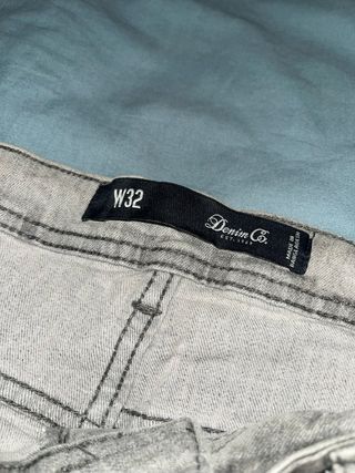 Lote 2 pantalones vaqueros (azul y gris)