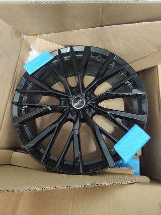 Llantas MAK Kent 22 5x108 ET43 9.0