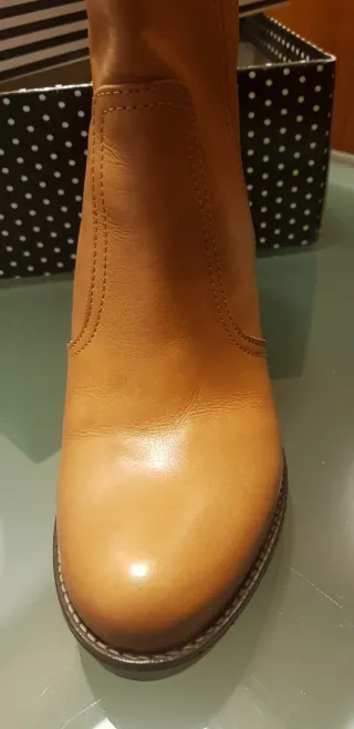 Botines cuero Minnelli de cuña