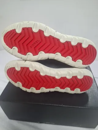 Botas Sorel grises y verde caqui