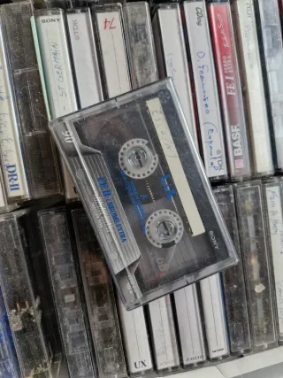 Caixa de cassetes variadas