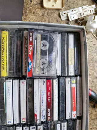 Caixa de cassetes variadas