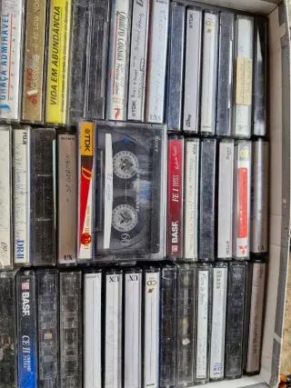 Caixa de cassetes variadas