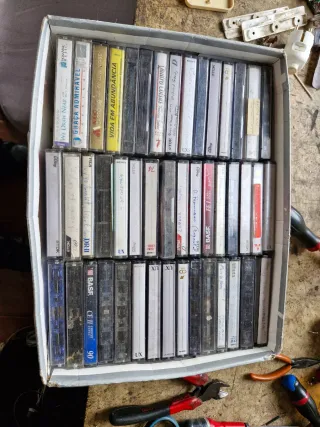 Caixa de cassetes variadas