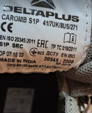 Scarponi Deltaplus beige e neri