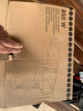 Taladro percutor con accesorios