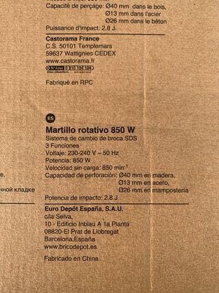 Taladro percutor con accesorios