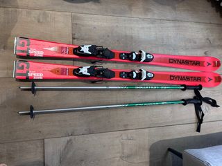 Esquís Dynastar 130cm y Bastones Salomon 110cm