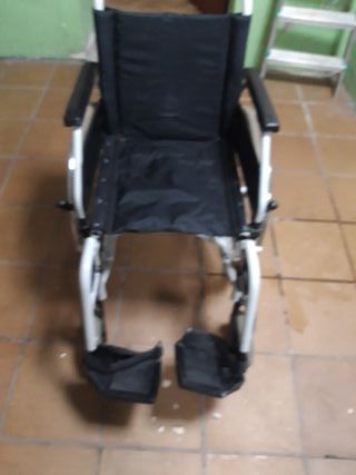 Silla de ruedas plegable