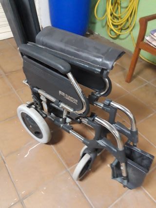 Silla de ruedas plegable