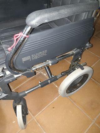 Silla de ruedas plegable