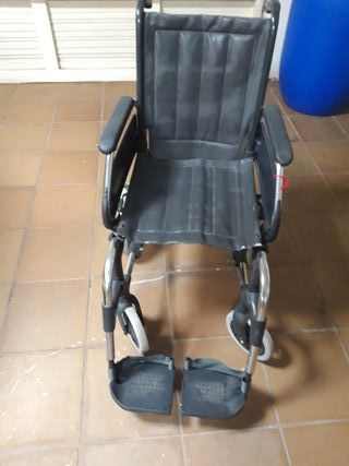 Silla de ruedas plegable