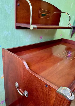 Escritorio y repisa madera náutico