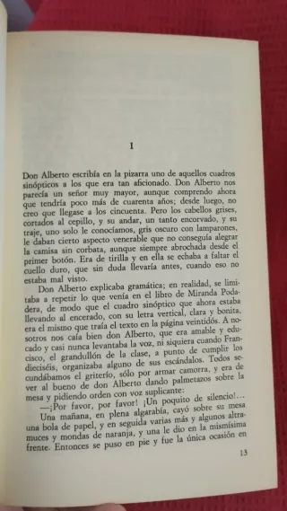 Zona roja (Colección Fábula) (Spanish Edition)