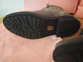 Botas Alma en Pena piel gris con abalorios T.37