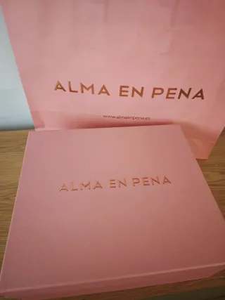 Botas Alma en Pena piel gris con abalorios T.37