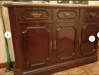 Recibidor vintage madera y mármol.