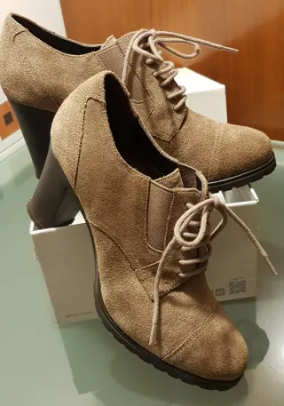 Zapatos Geox cordones ante beige