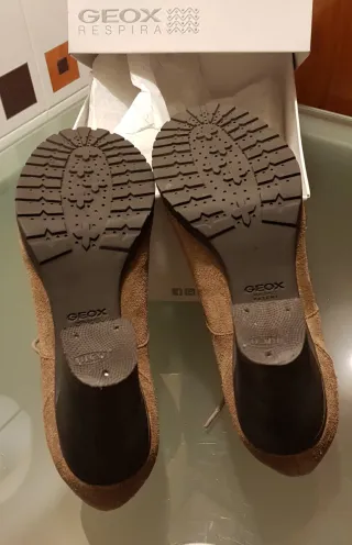 Zapatos Geox cordones ante beige