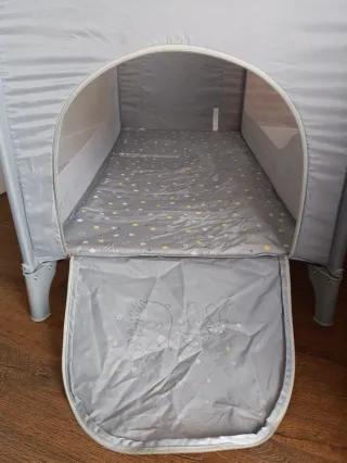 Cuna de viaje con colchón