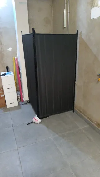 LOCAL A PIE DE CALLE CON PUERTA ENROLLABLE.