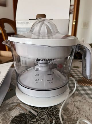 Exprimidor eléctrico SilverCrest 25W SIN USAR