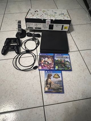 PS4 Slim 1TB + 2 Controller + Giochi