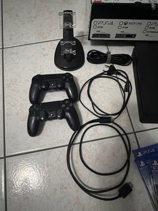 PS4 Slim 1TB + 2 Controller + Giochi