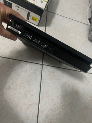 PS4 Slim 1TB + 2 Controller + Giochi