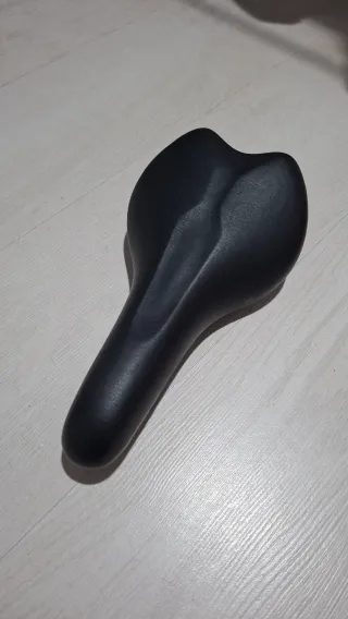 Sillín de bicicleta negro
