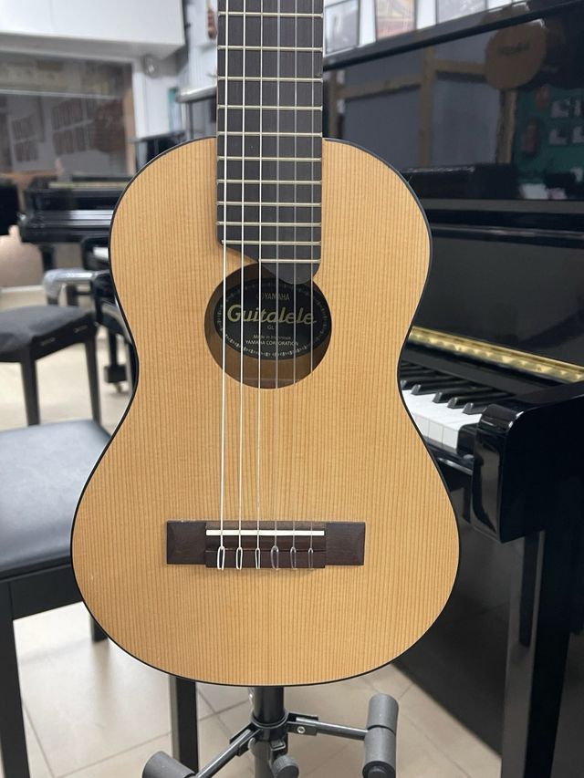 Guitalele Yamaha GL1