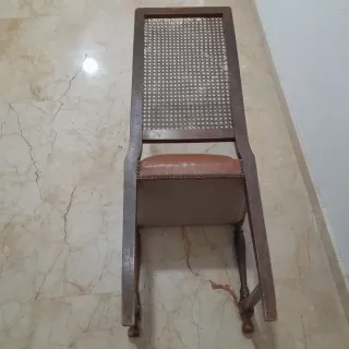 Silla vintage de madera para restaurar...NO ENVÍO