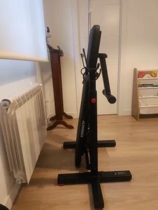 Banco de pesas Decathlon plegable + Barra y pesas