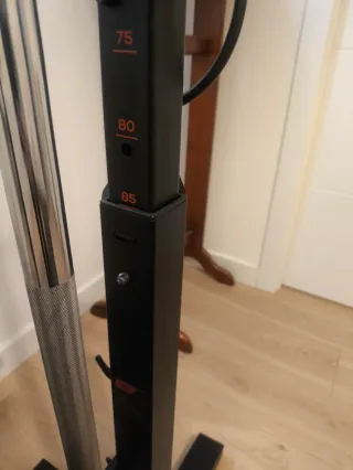 Banco de pesas Decathlon plegable + Barra y pesas