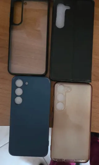 Samsung Galaxy S23 256GB + 4 Cover