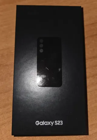 Samsung Galaxy S23 256GB + 4 Cover