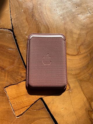 Cartera TechWoven Magsafe iPhone marrón