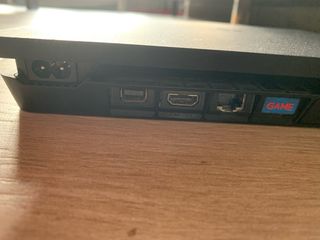 PS4 (PlayStation 4) Negra + 2 Controles