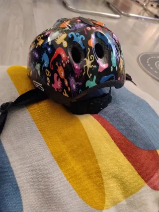 Casco infantil bicicleta monstruos