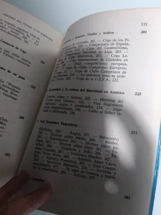 Libro la Historia del fútbol club Barcelona.
