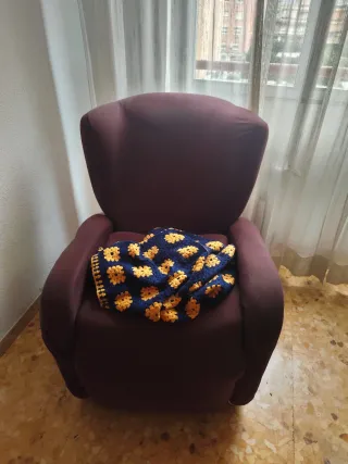 Sillón extensible de tela morado